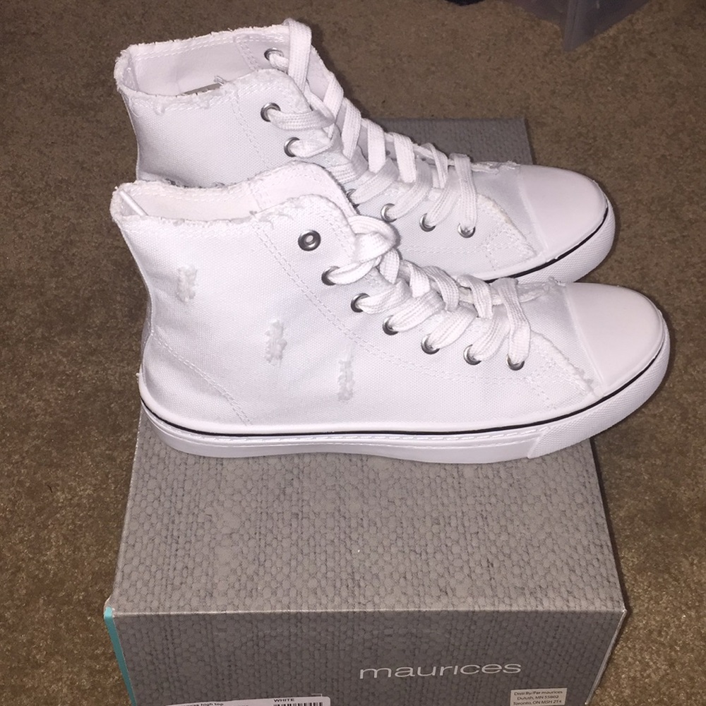 PAM CANVAS HIGH TOPS SIZE 9